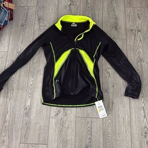 Women’s Under Armour cold gear quarter zip size medium